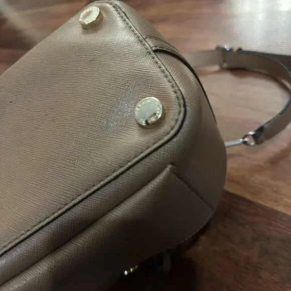 Michael Kors Bucket - Picture 8 of 10